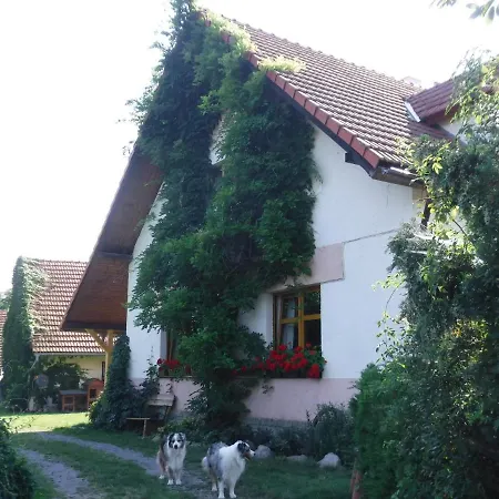 Farm stay Farma Zahradnice Olbramovice (Benesov)