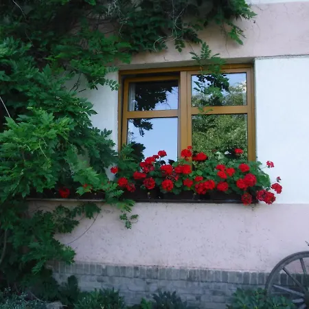 Farm stay Farma Zahradnice Olbramovice (Benesov)